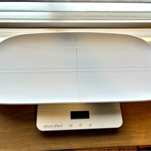 MomMed Digital Baby Scale in White